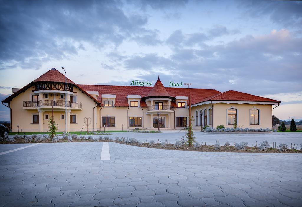 Allegria Hotel Alba Iulia Buitenkant foto