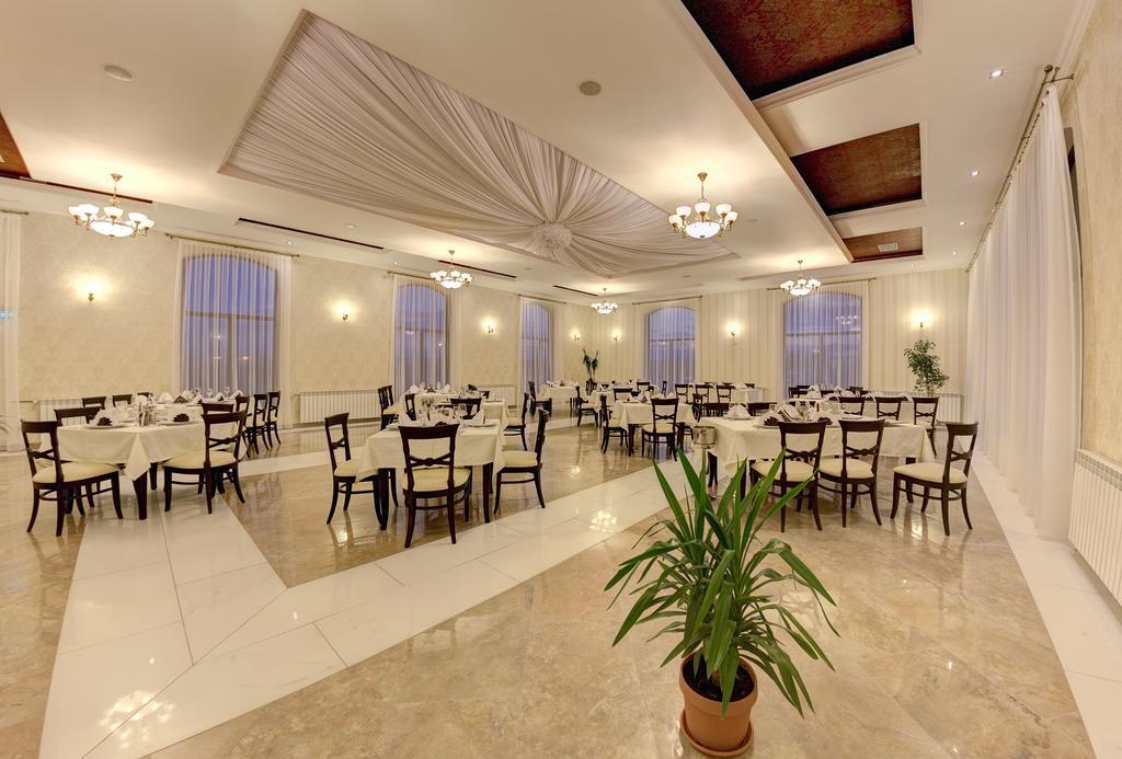 Allegria Hotel Alba Iulia Buitenkant foto