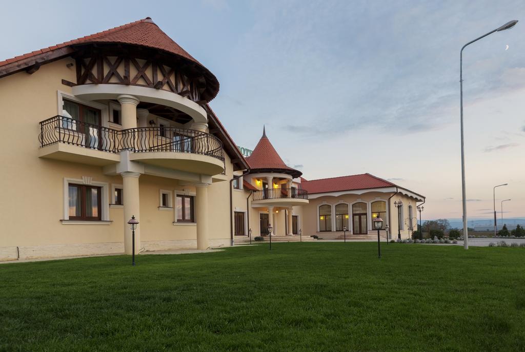Allegria Hotel Alba Iulia Buitenkant foto