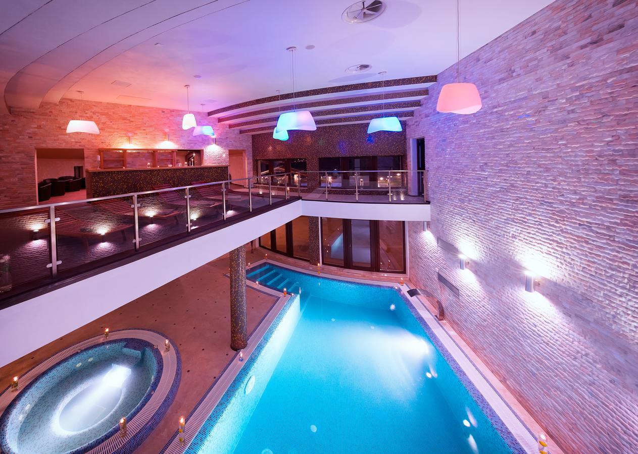 Allegria Hotel Alba Iulia Buitenkant foto
